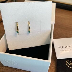 Mejuri Hoops round green agate hoops